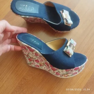 صندل 37 پاشنه گل گلی