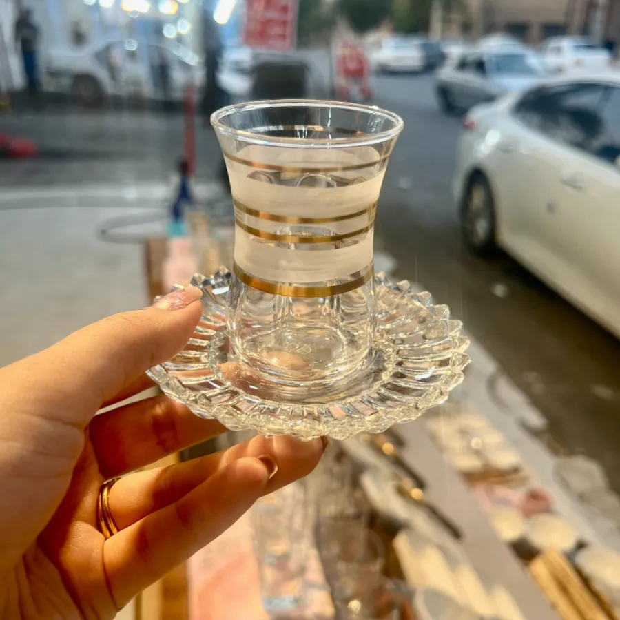 زیر لیوانی و زیر استکان