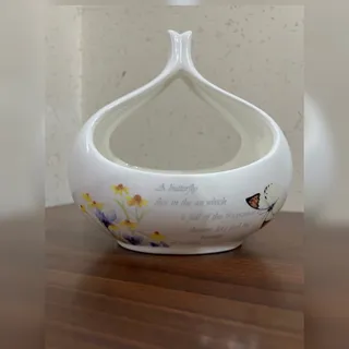 شکلات و آجیل خوری
