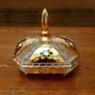 شکلات خوری طلاکوب پایه دا