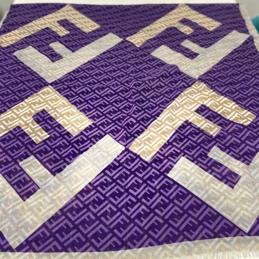 شال FENDI نو