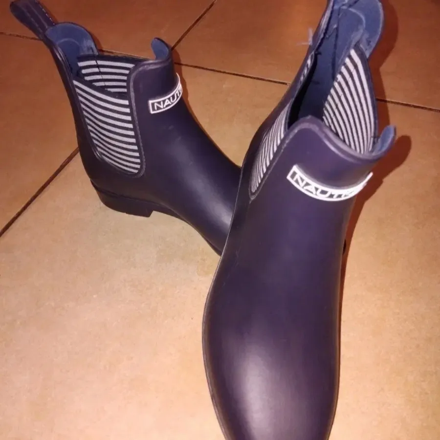 نیم بوت برند nautica