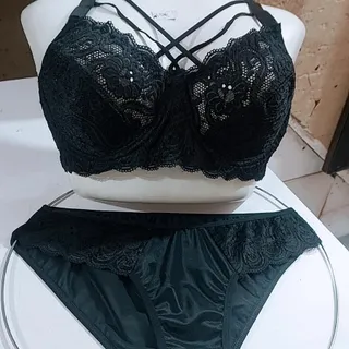 ست لباس زیرهارنس دار