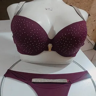 ست سوتین وشورت نگینی