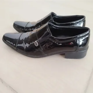 کفش ورنی بچگانه