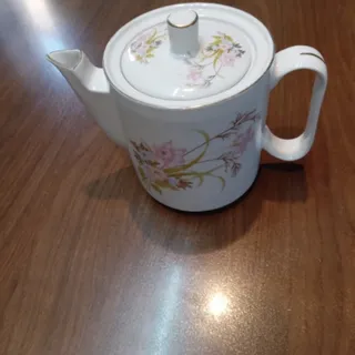 قوری قدیمی برقی