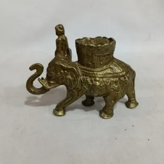 مجسمه برنجی قدیمی