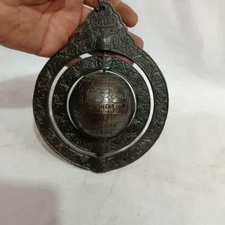 دیوارکوب فلزی قدیمی