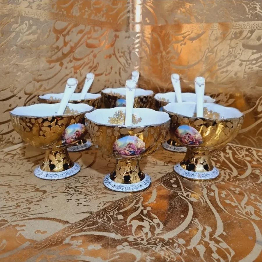 بستنی خوری