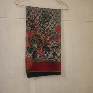 روسری زنانه