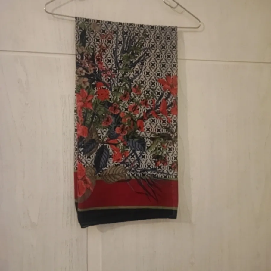 روسری زنانه