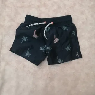 شلوارک بچگاته