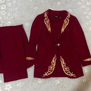 کت و شلوار سنگ کاری زرشکی