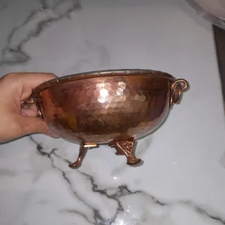ظرف مسی پایه دار