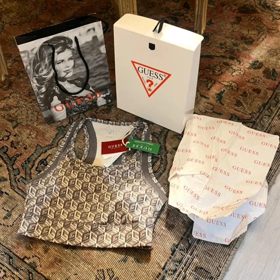 نیم تنه guess