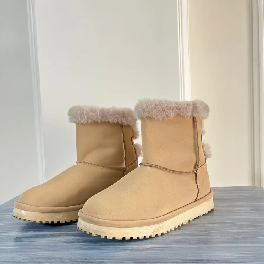 نیم بوت طرح Ugg