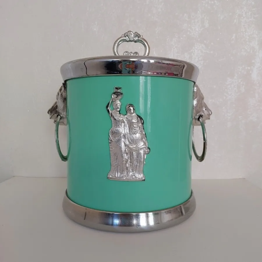 جای یخی قدیمی