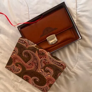 کلاسور چرم