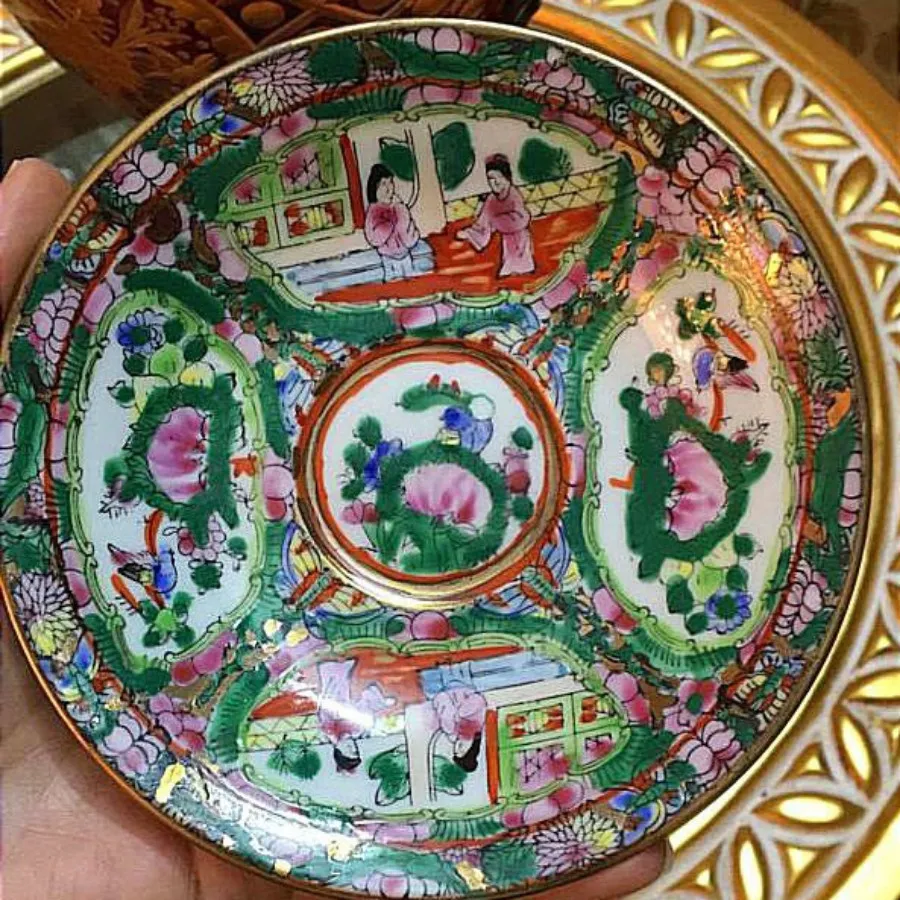 دیوارکوب گل مرغی