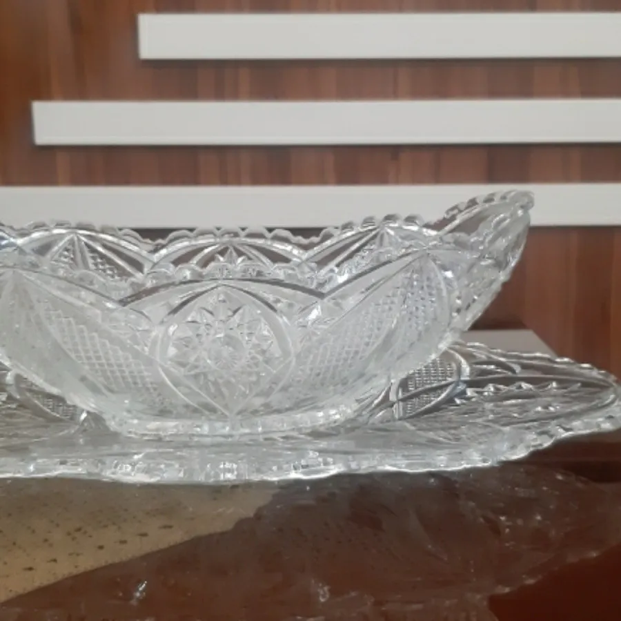 ظرف کریستال.
