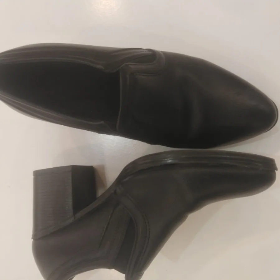کفش پاشنه دار اداری