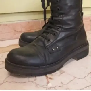 بوت مشکی
