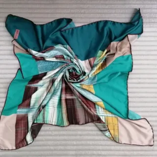 روسری ساتن