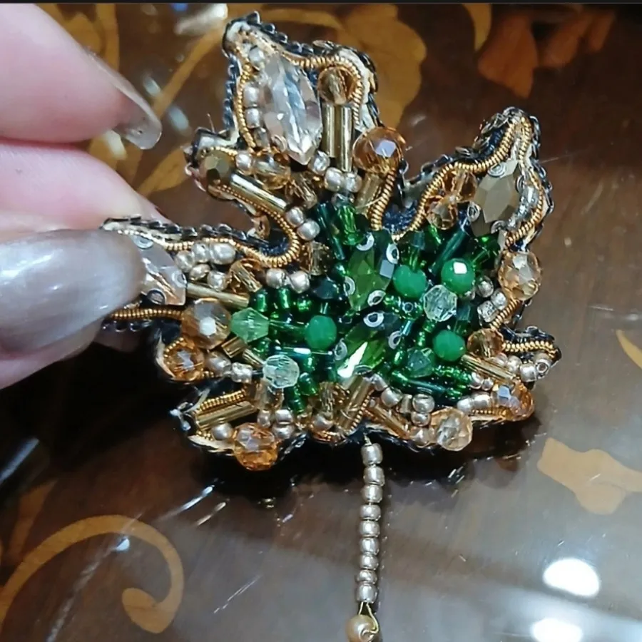 سنجاق سینه شیک