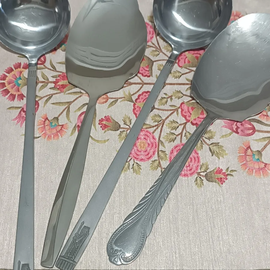 کفگیر ملاقه.
