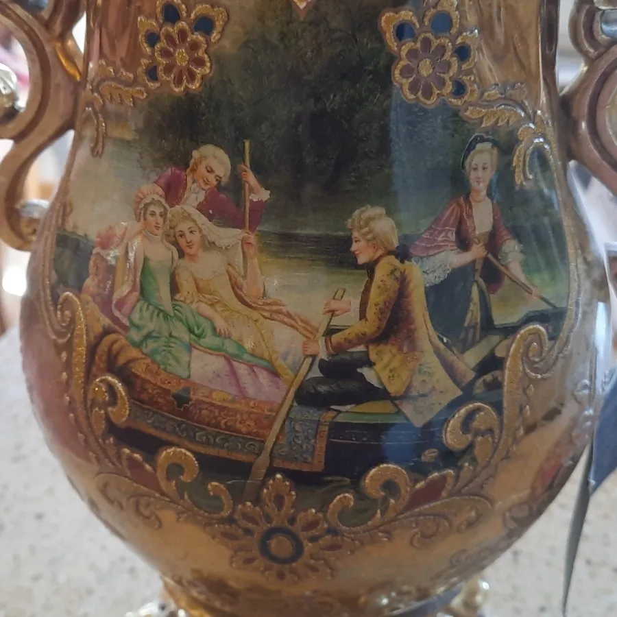 گلدان سلطنتی