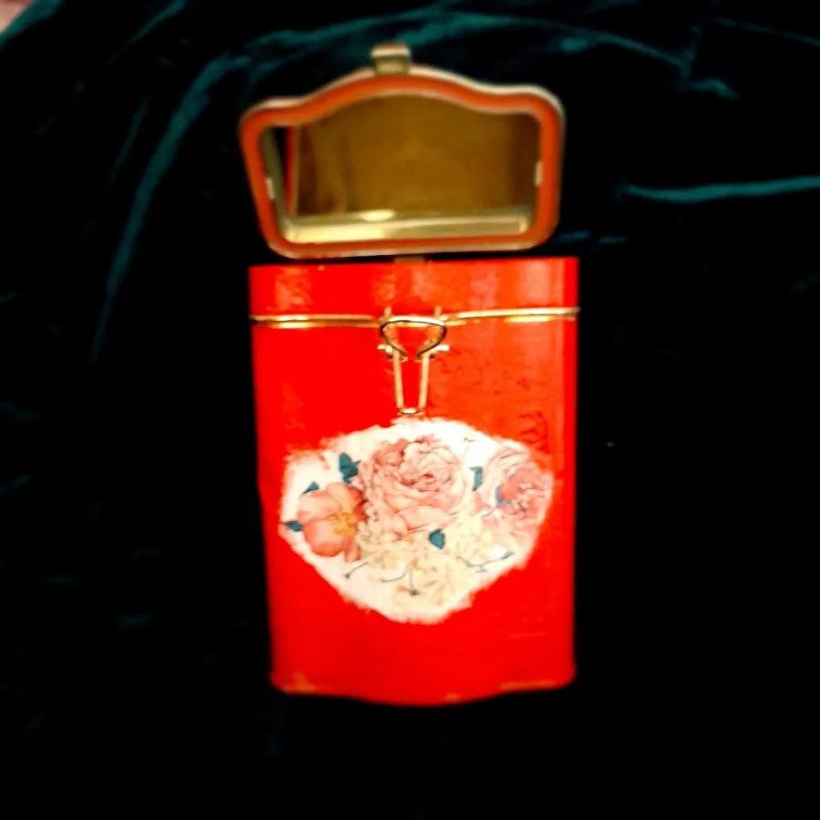 جعبه فلزی
