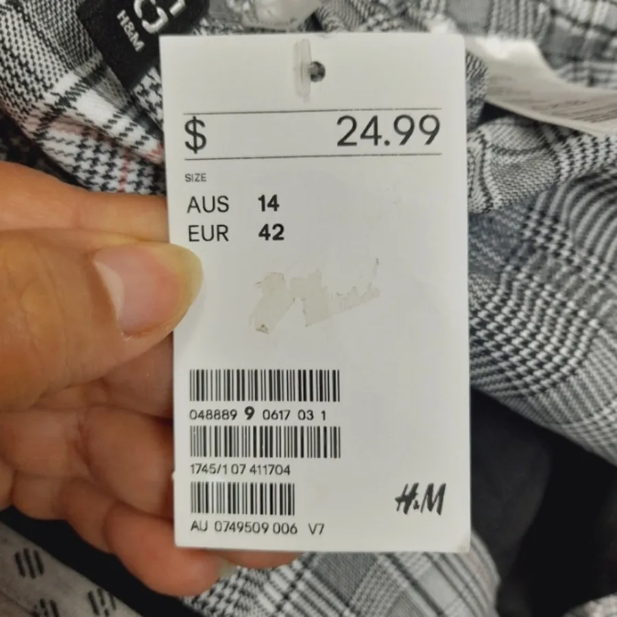 شلوارک برند ‌‌H & M