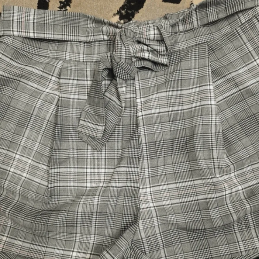 شلوارک برند ‌‌H & M