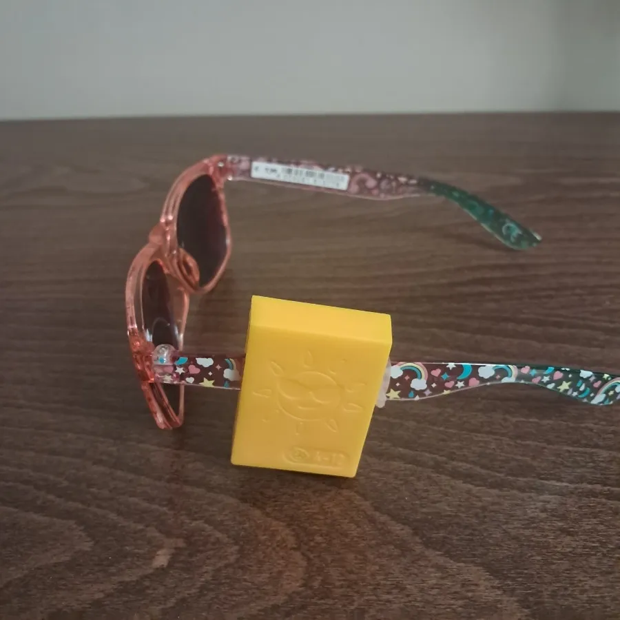 عینک آفتابی بچگانه
