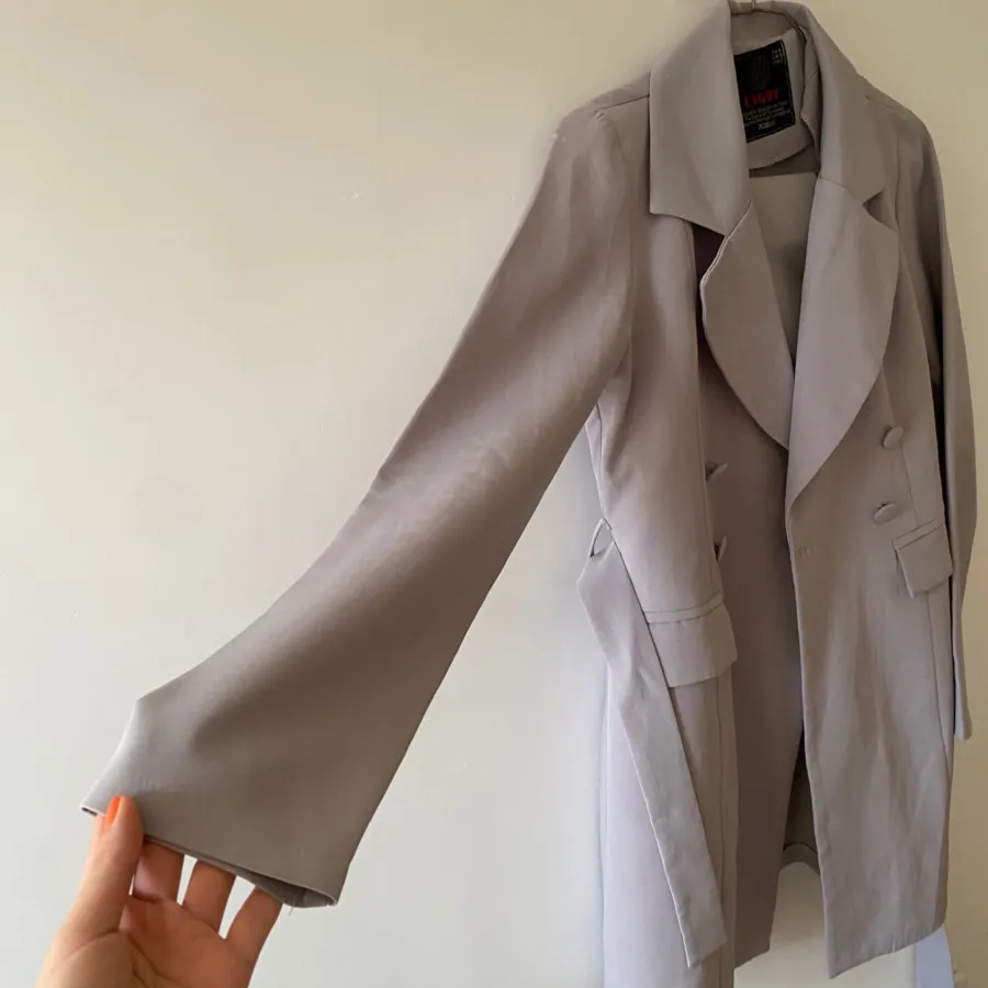 کت و شلوار خاکستری