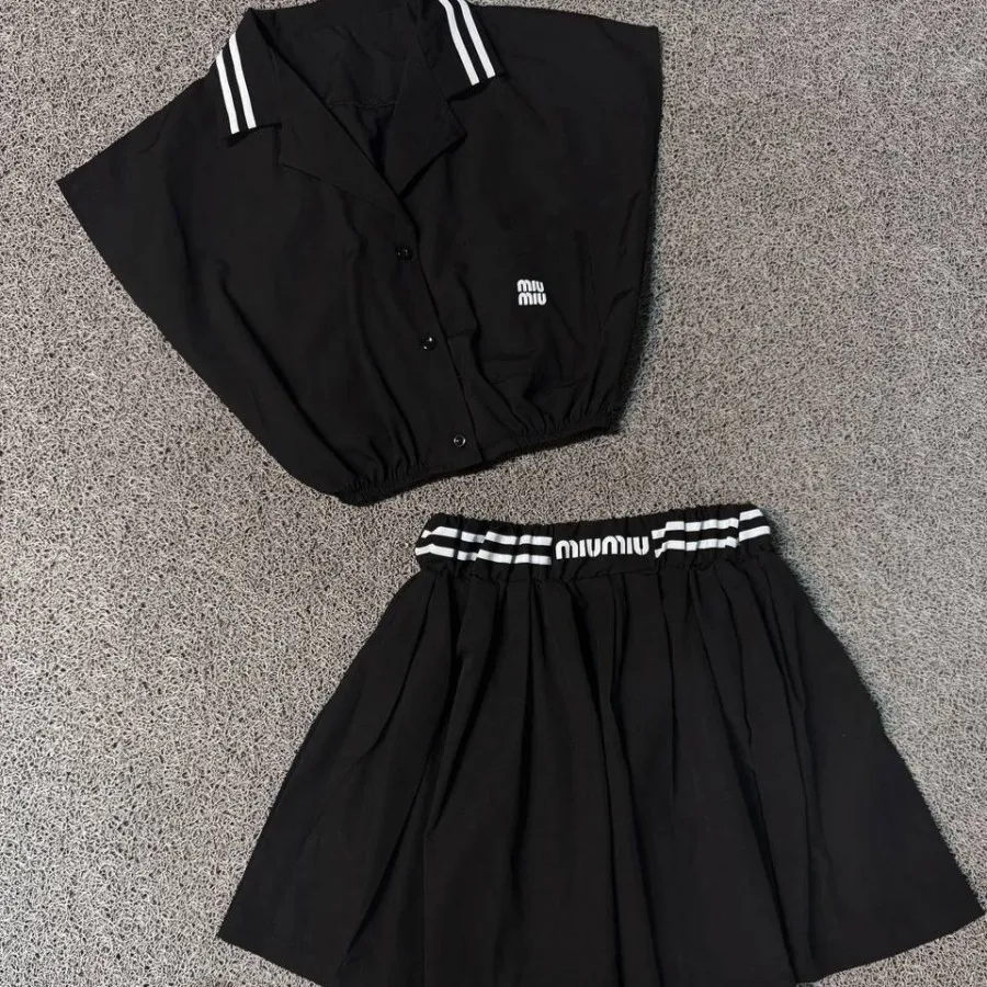ست کراپ و دامن miu miu