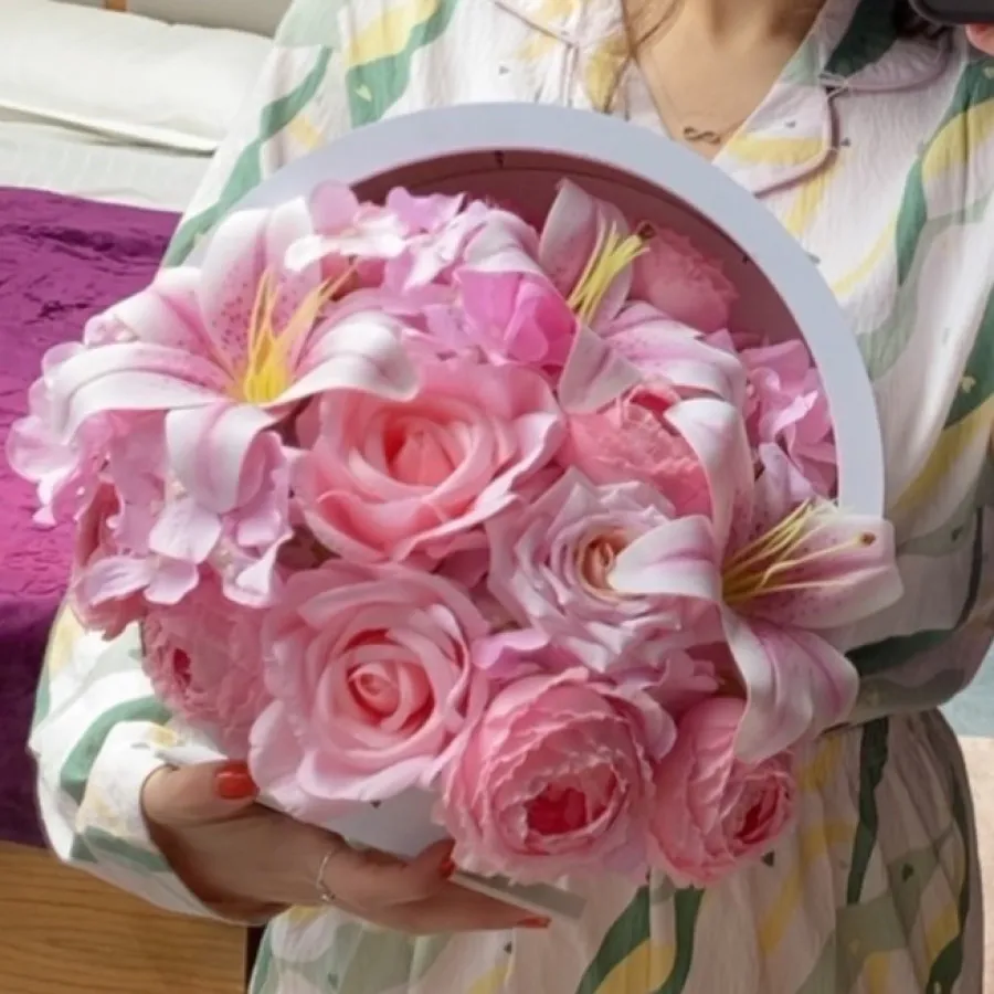 گل مصنوعی صورتی