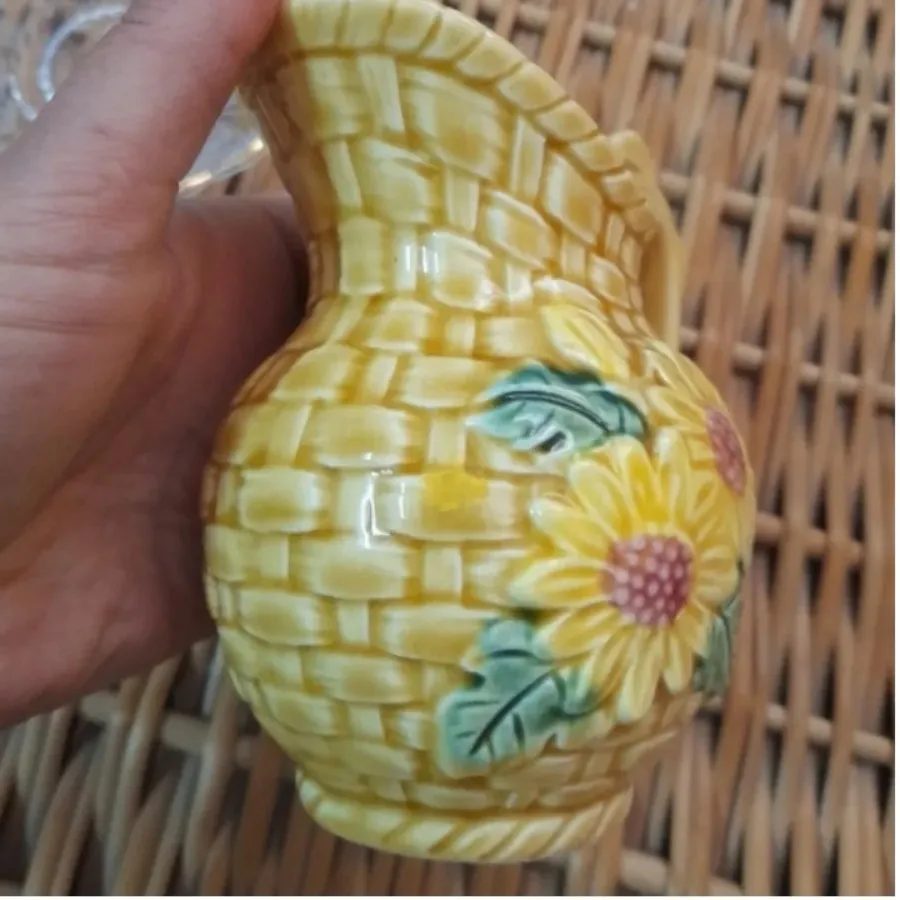 پارچ کوچک قدیمی