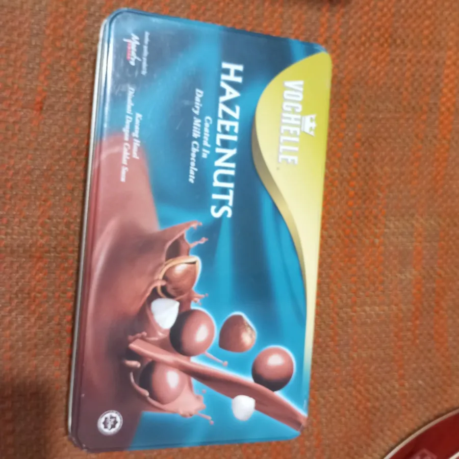 جعبه شکلات فندقی