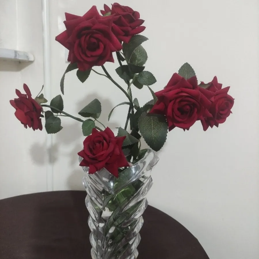 گل به همراه گلدان