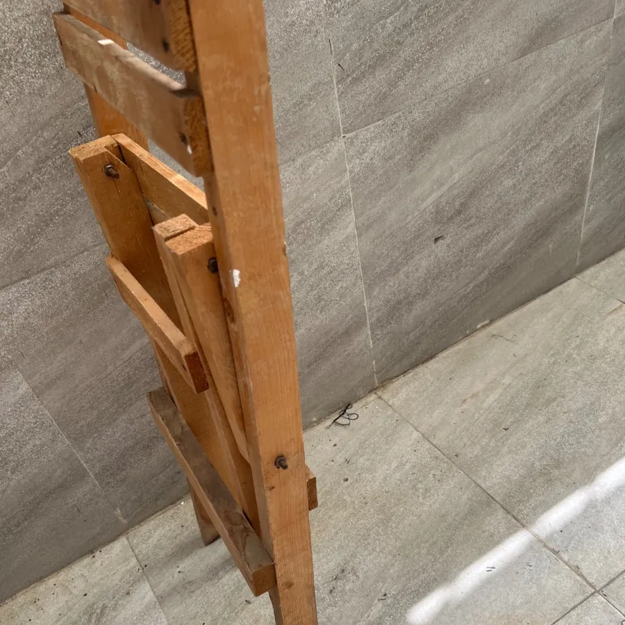 صندلی چوبی تاشو