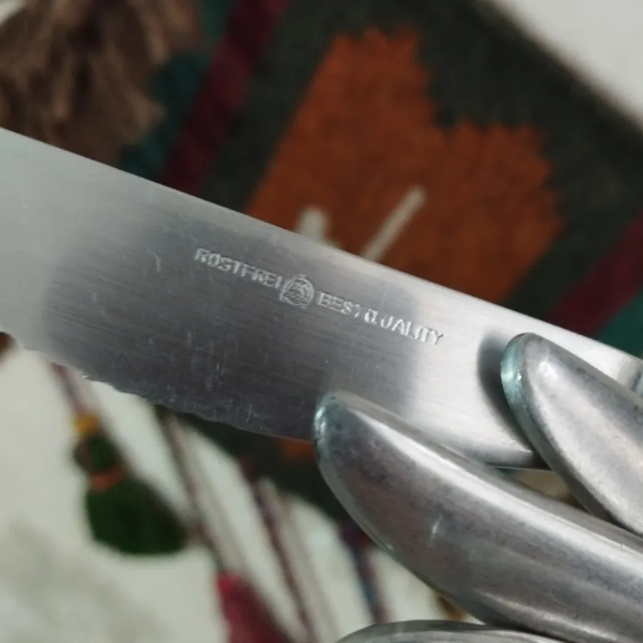 کاردغذاخوری سیاه قلم