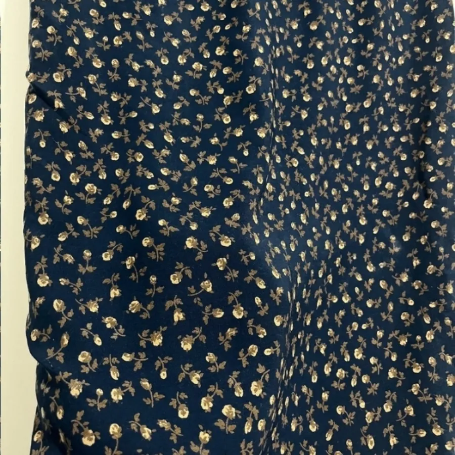 پارچه نخی گل دار گل گلی
