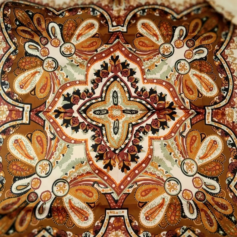 روسری کرمی