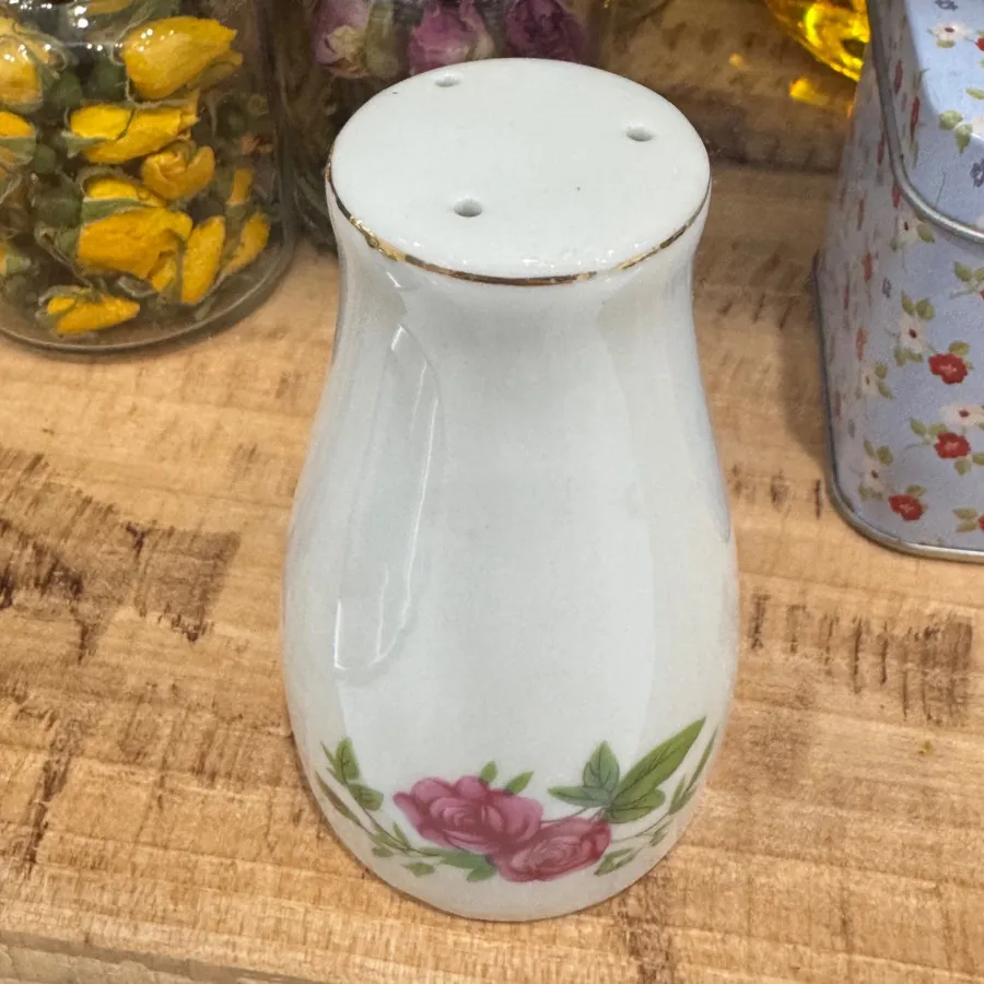 نمکپاش گلسرخی