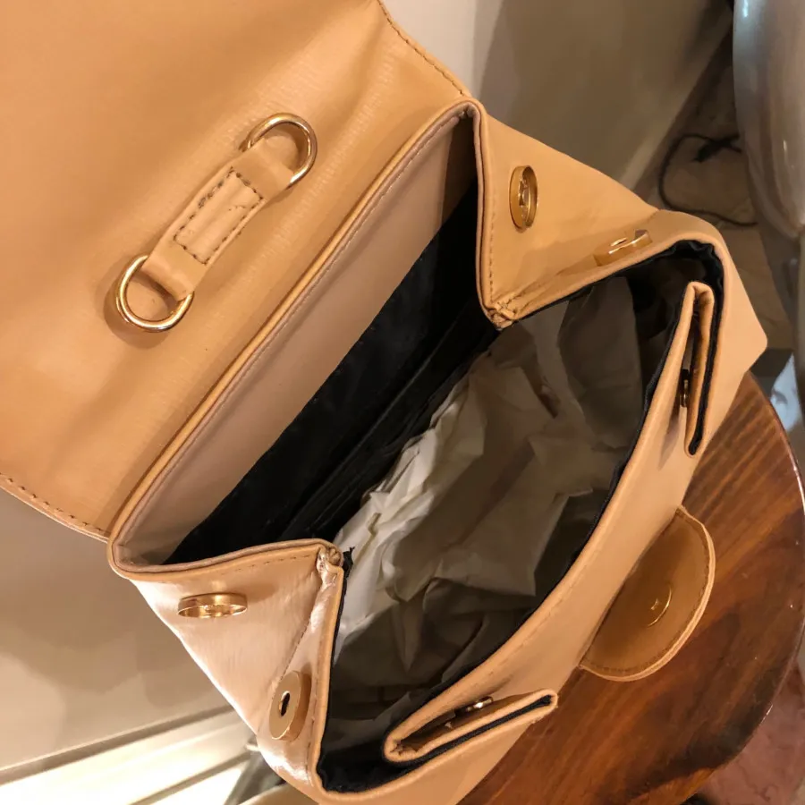 کیف کوله کرم