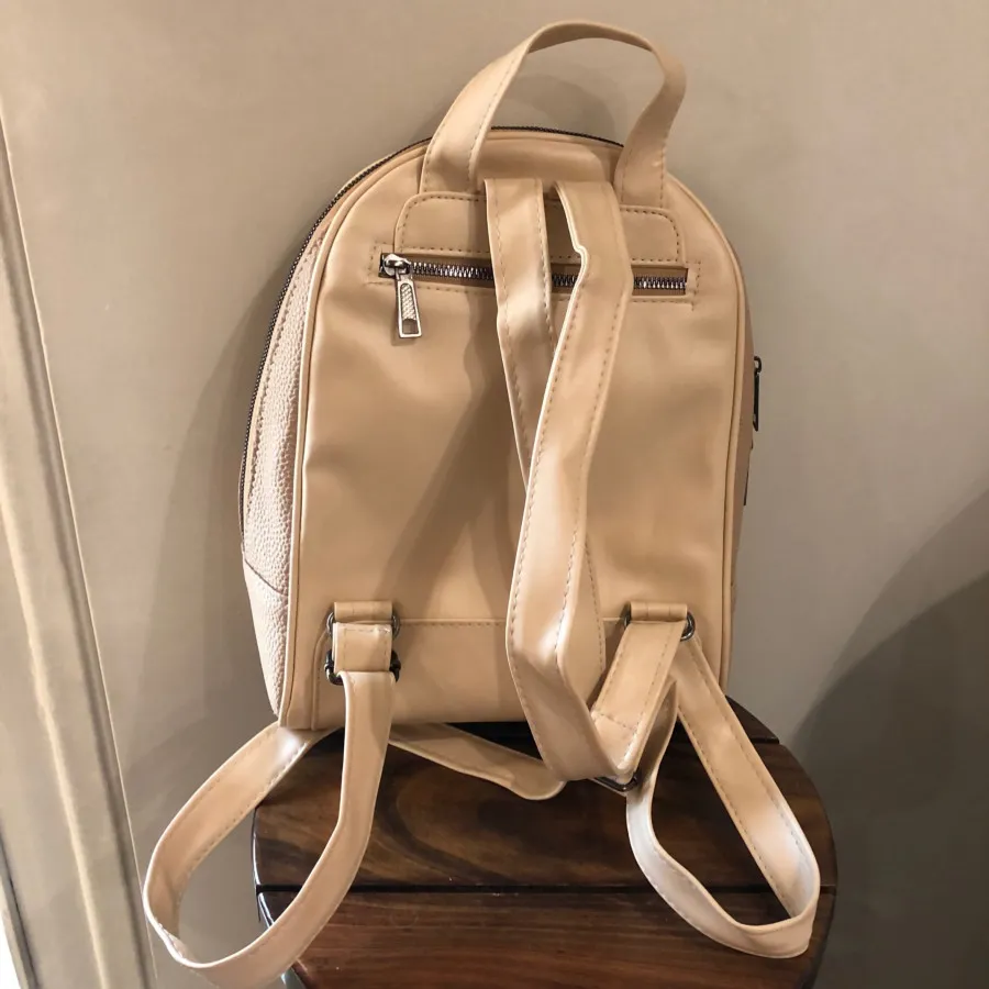 کیف کوله کرم