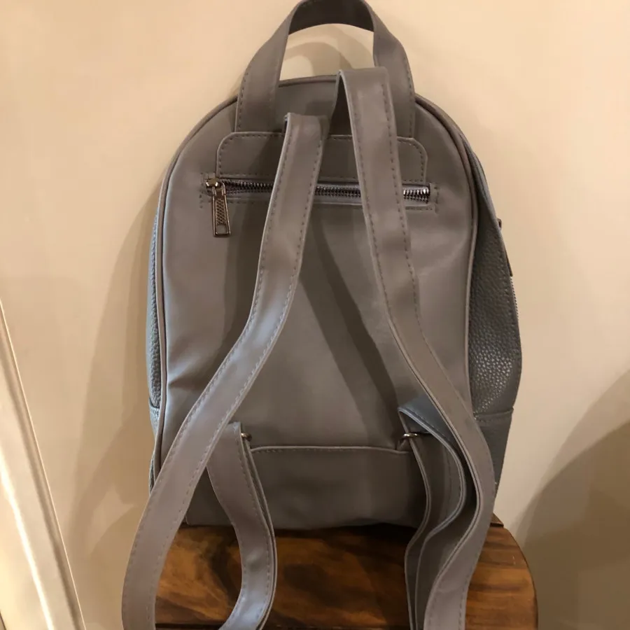 کیف کوله طوسی تیره
