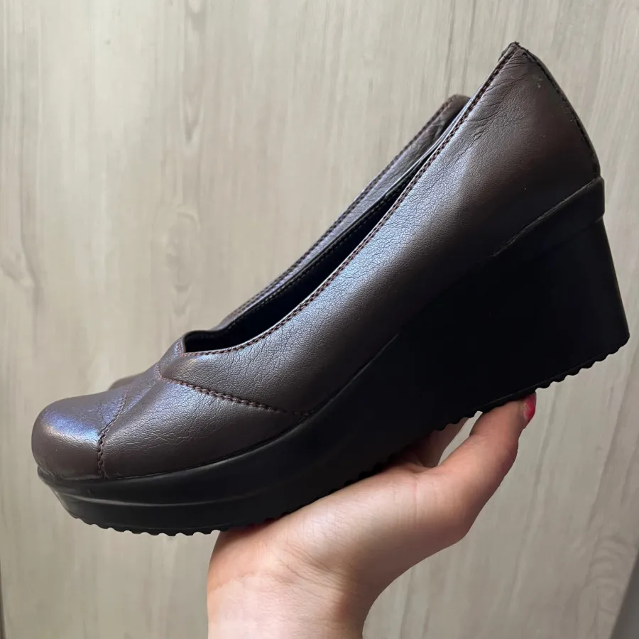 کفش طبی قهوه ای