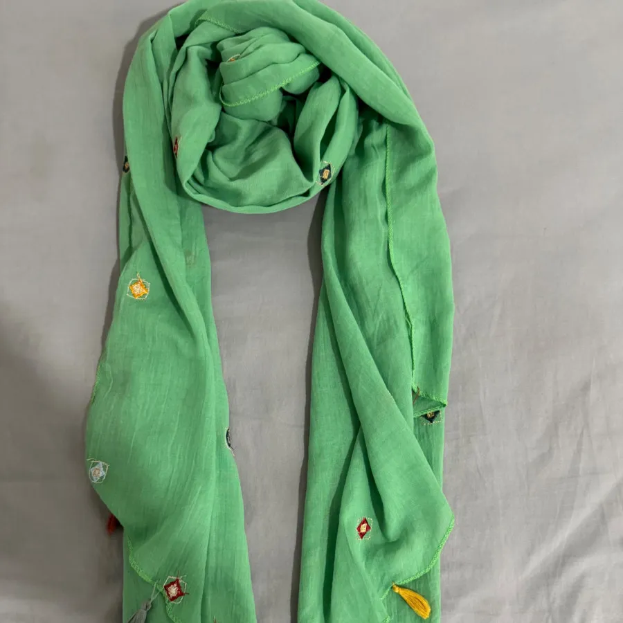 شال گلدوزی